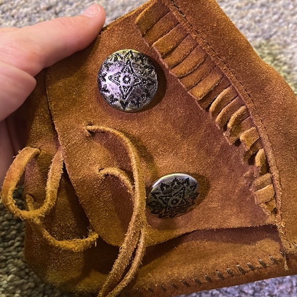 Minnetonka Soft-Sole Boots - Picture 5 of 7